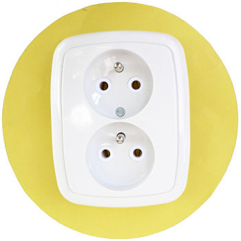 Zásuvka dvojitá TESLA 4FN 150 51